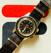 Load image into Gallery viewer, 1960’s ENICAR Sherpa Guide 600 Mark II GMT World Time Supercompressor. Ref. 2342. Swiss.