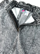 Load image into Gallery viewer, NIKE Challenge Court Grey Denim Court Skirt. Sz M.